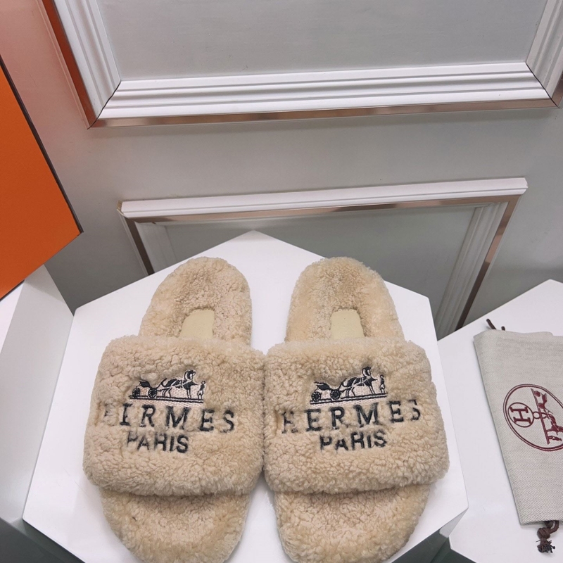 H**mes slippers